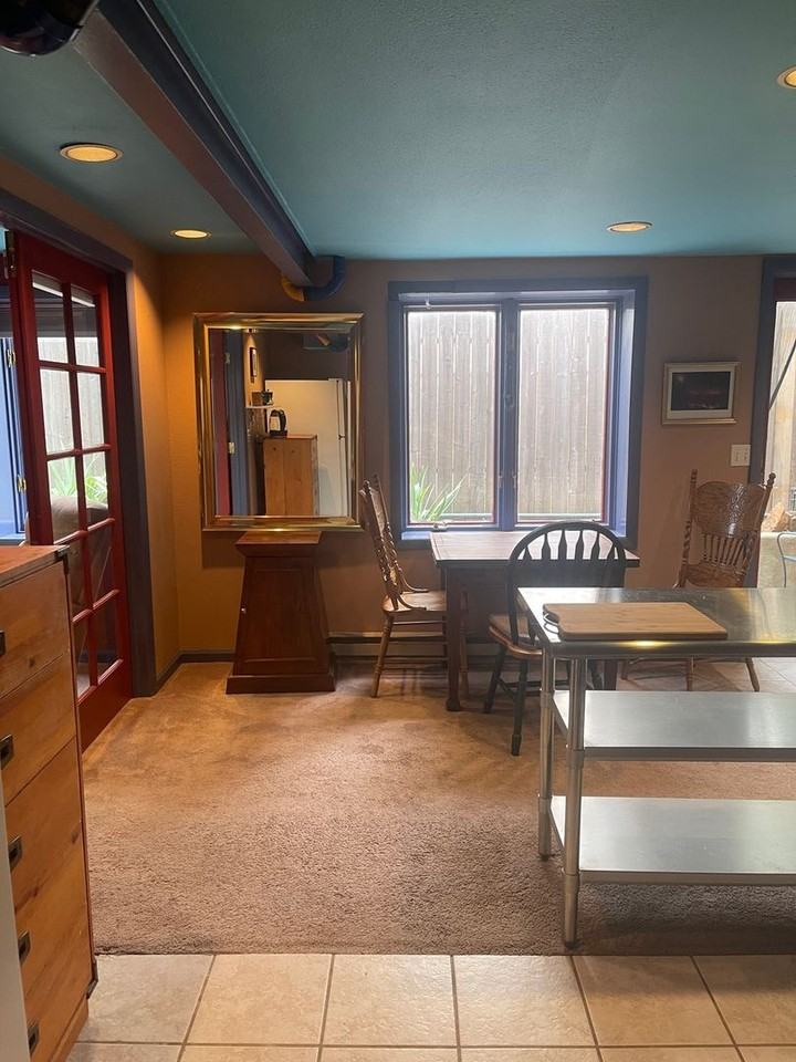 1140 Lehigh St - Photo 4 of 28