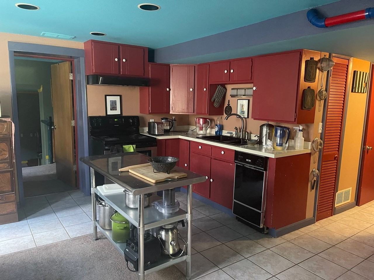 1140 Lehigh St - Photo 6 of 28