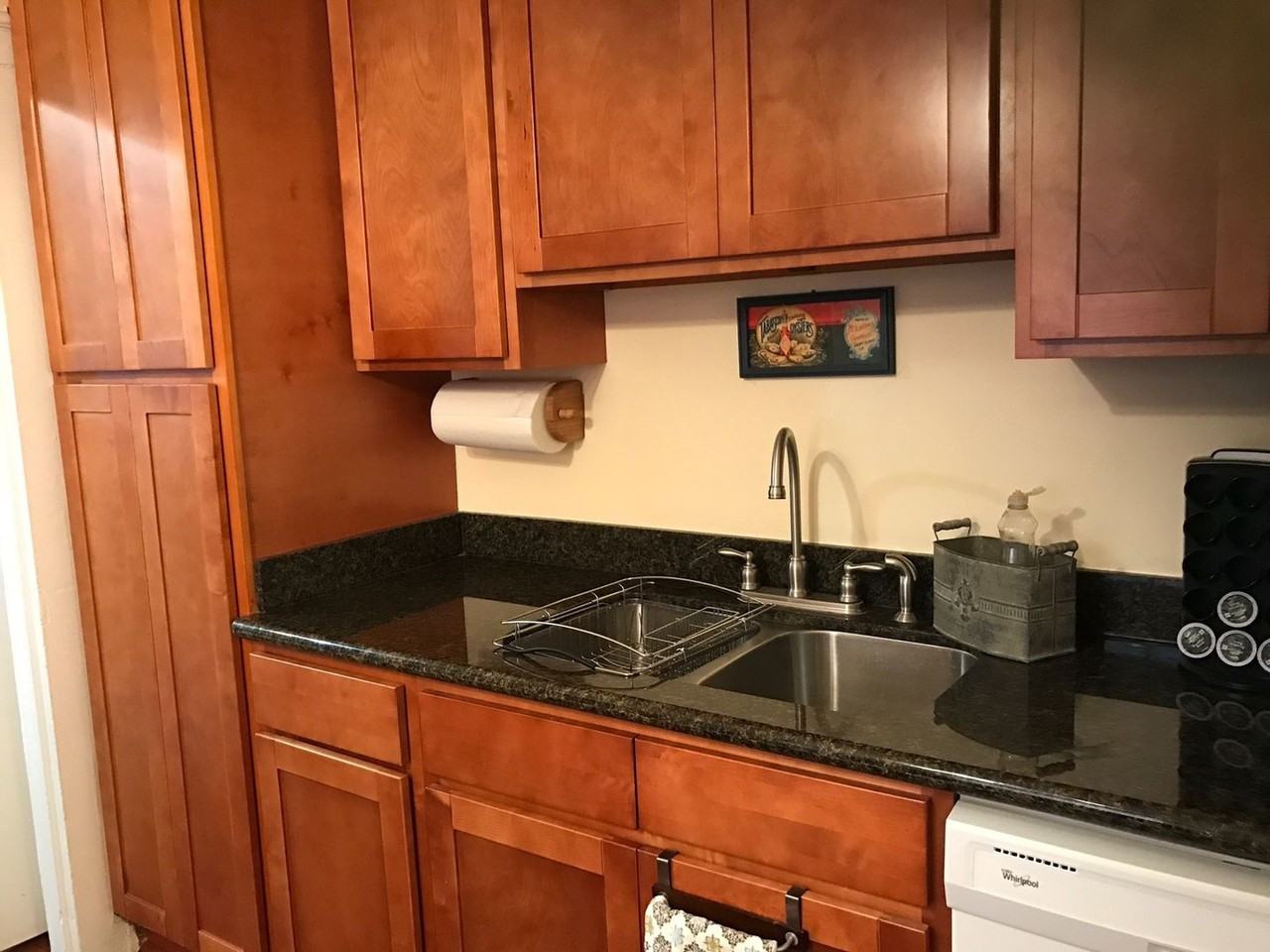 1826 Burgundy St - Photo 2 of 11