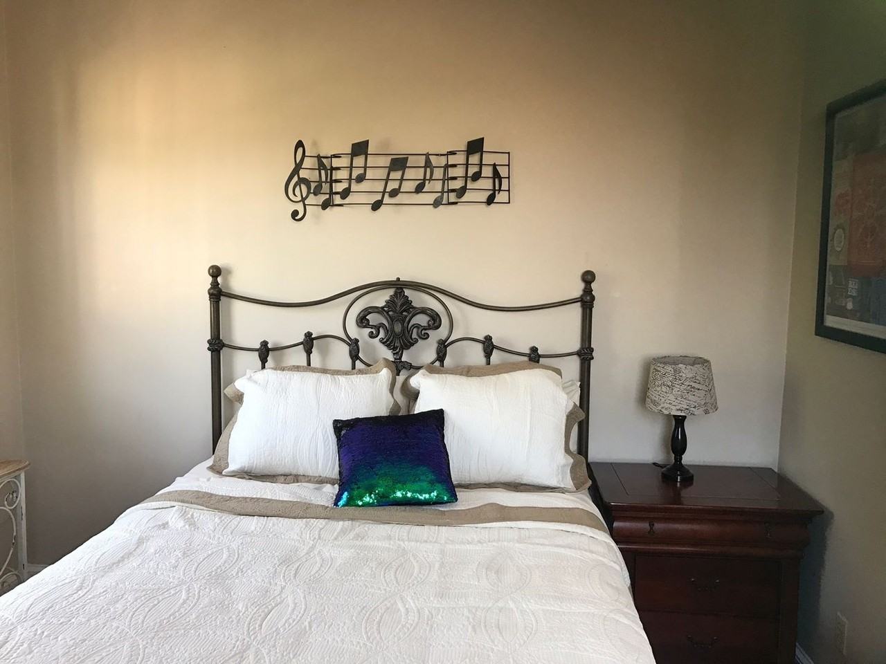 1826 Burgundy St - Photo 6 of 11