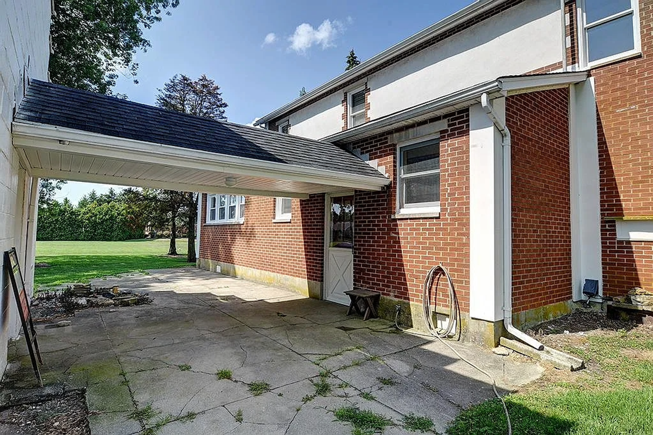 9556 Kenrick Rd - Photo 4 of 29