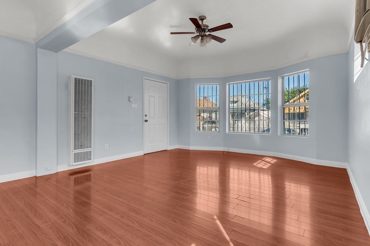 640 E 54th St - Photo 7 of 23