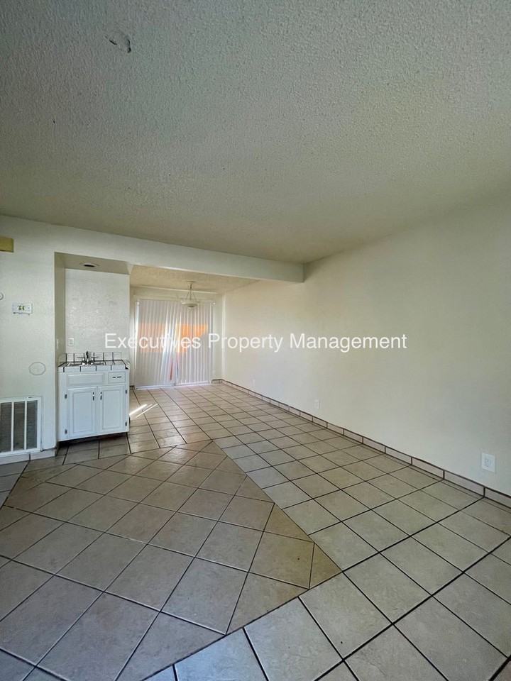 Determine Dr - Photo 2 of 18