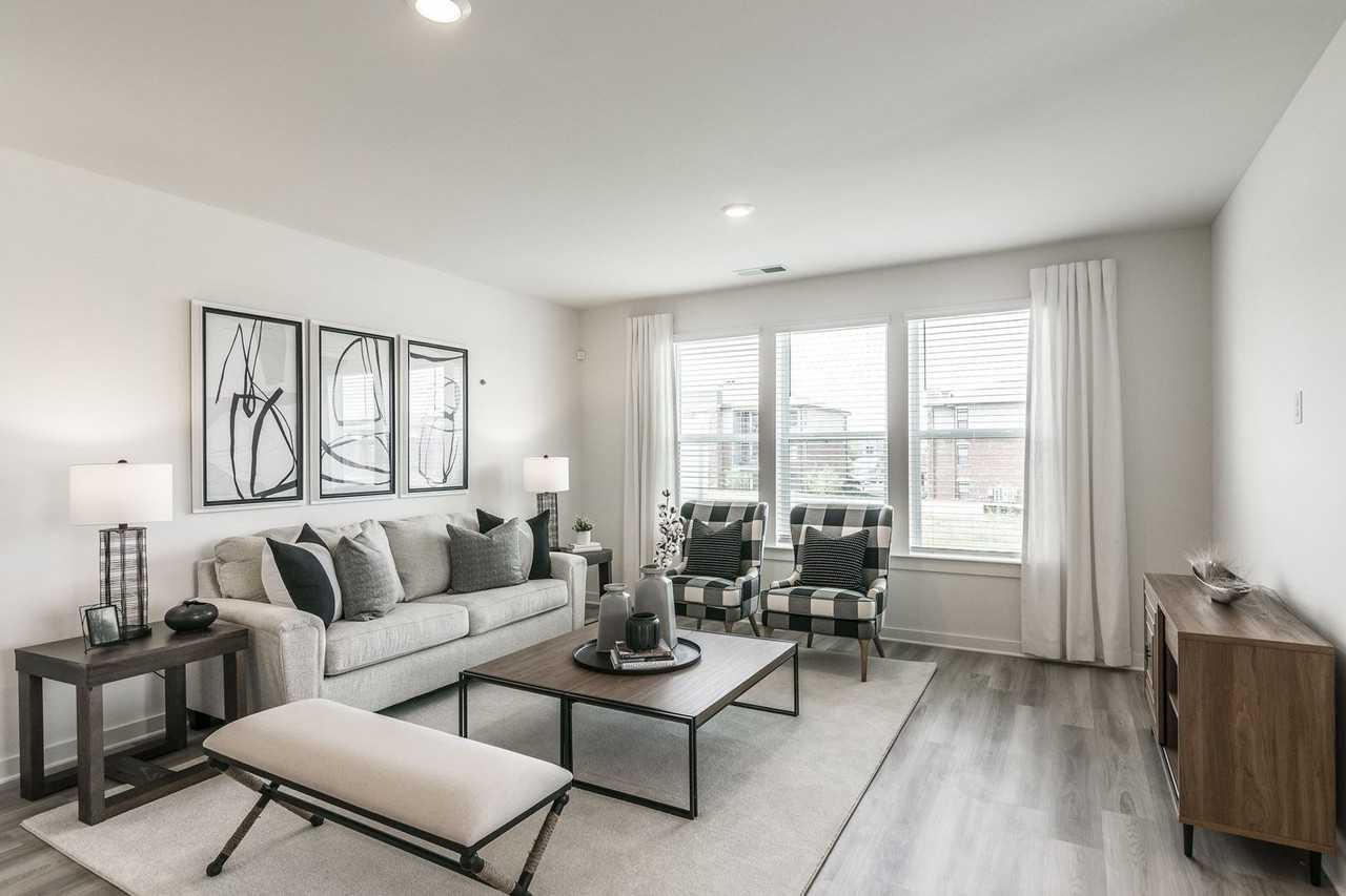 4042 Keeley Dr - Photo 2 of 19