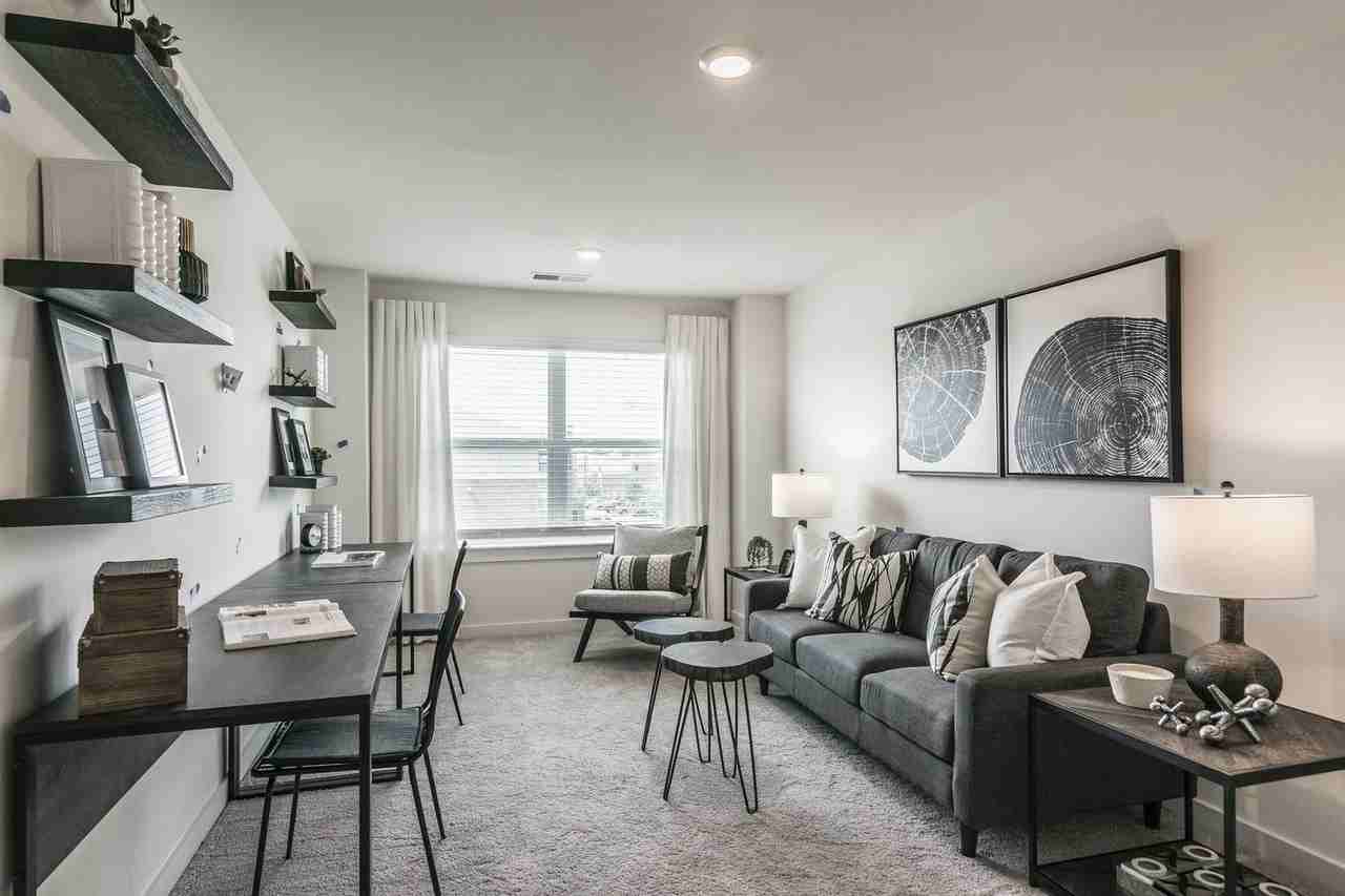 4042 Keeley Dr - Photo 7 of 19