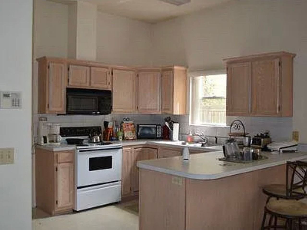 115 Sw 25th St - Photo 3 of 8