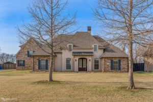 featured image of 1047 Spanish Moss Cir