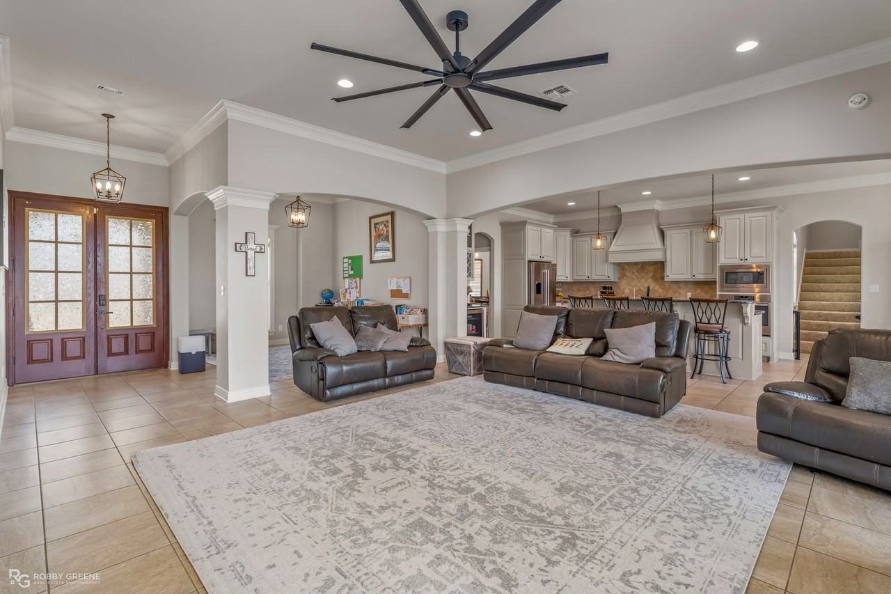 1047 Spanish Moss Cir - Photo 4 of 30