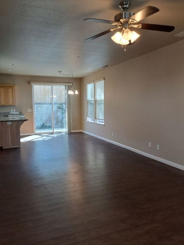 2204 Estes Rd - Photo 2 of 29