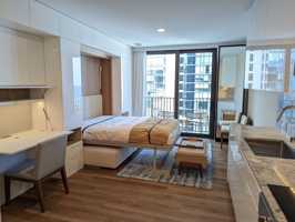 featured image of 987 Queen St #2008