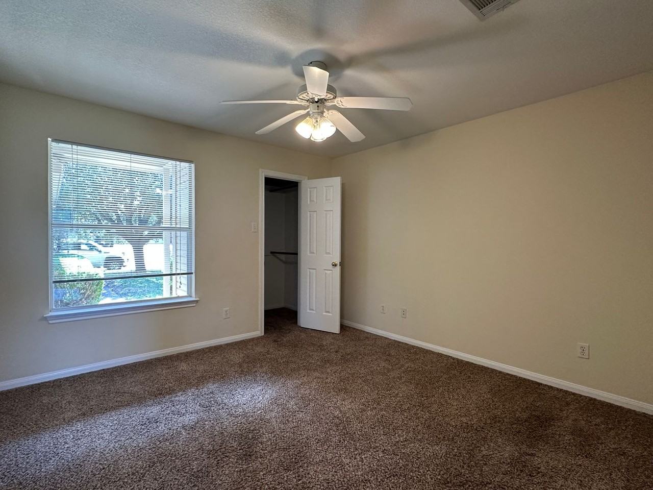 720 Park Meadows Dr - Photo 6 of 12