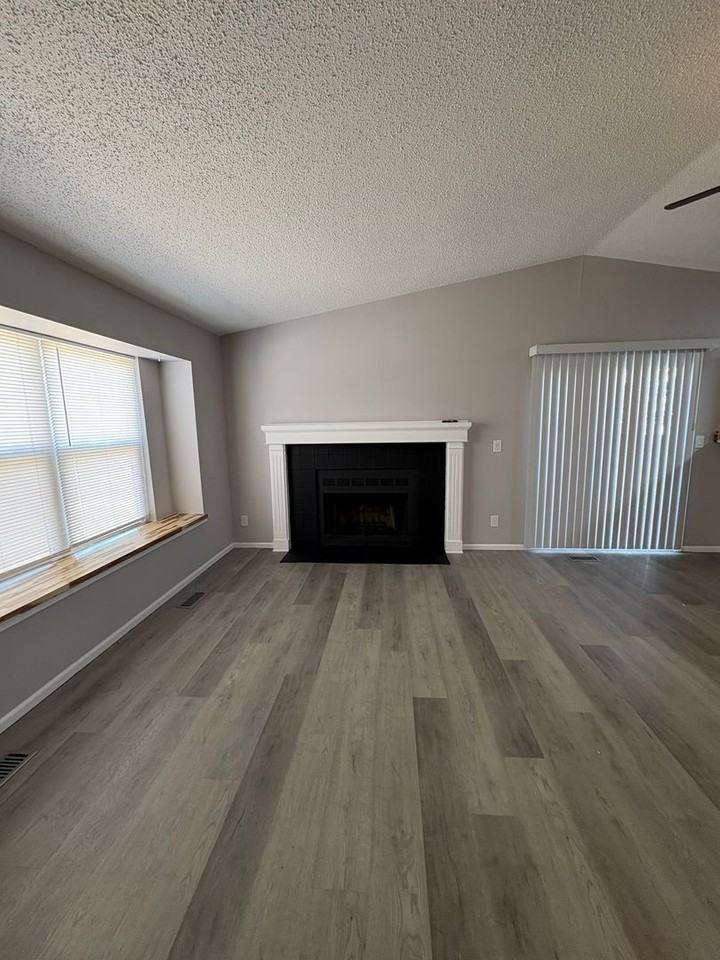 6693 Pony Express Dr - Photo 4 of 23