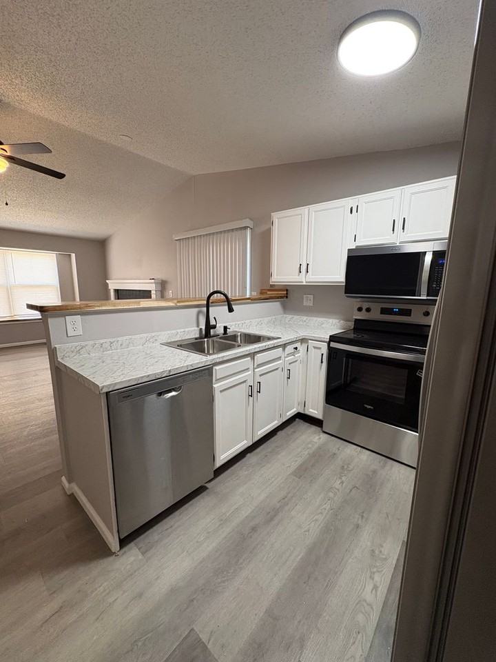 6693 Pony Express Dr - Photo 7 of 23