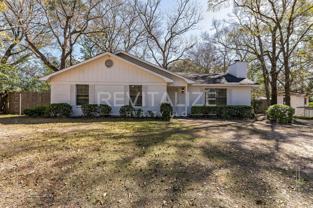 5623 Plantation Oaks Dr - Photo 1 of 1