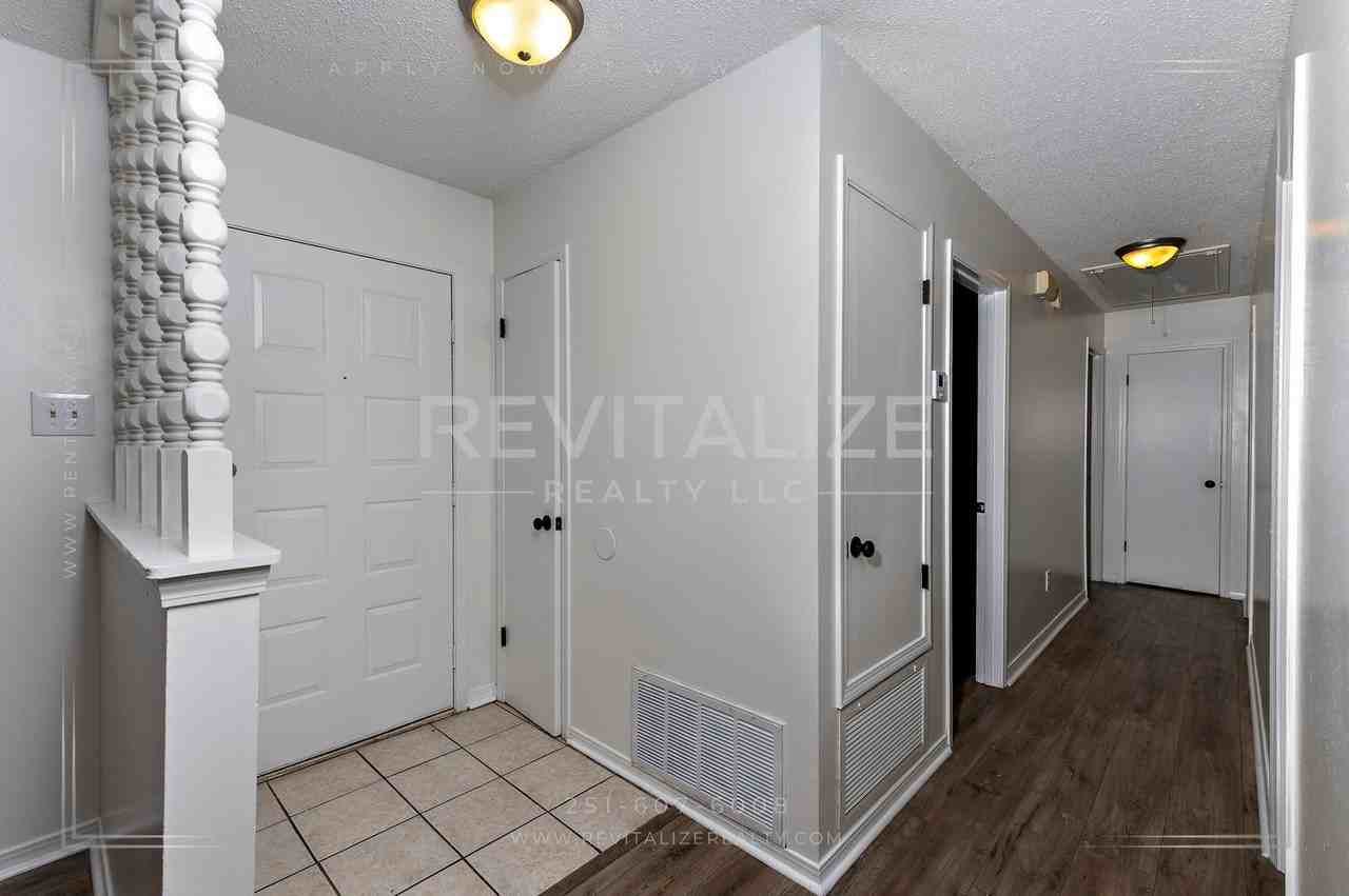 5623 Plantation Oaks Dr - Photo 3 of 45