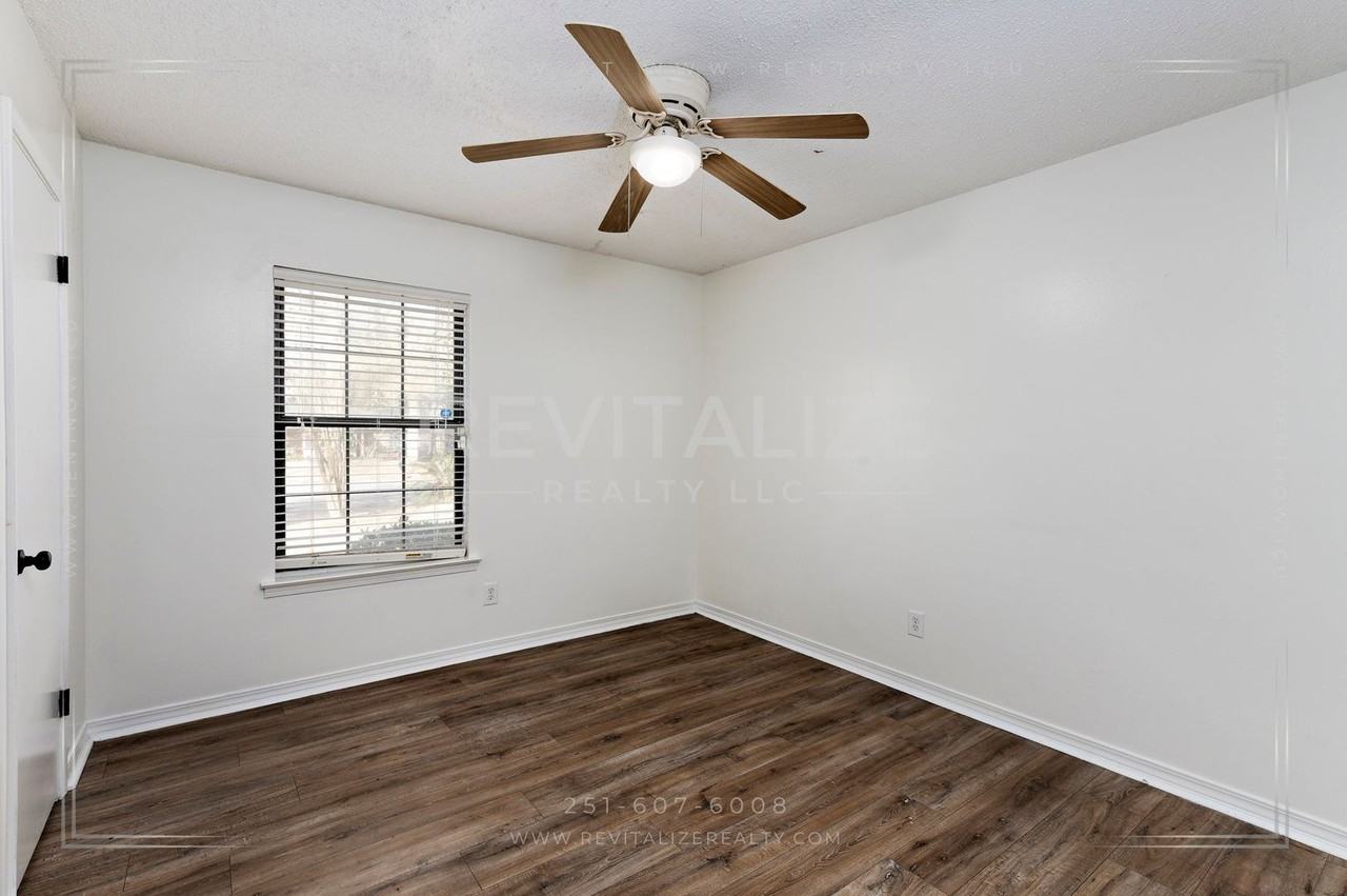 5623 Plantation Oaks Dr - Photo 7 of 45