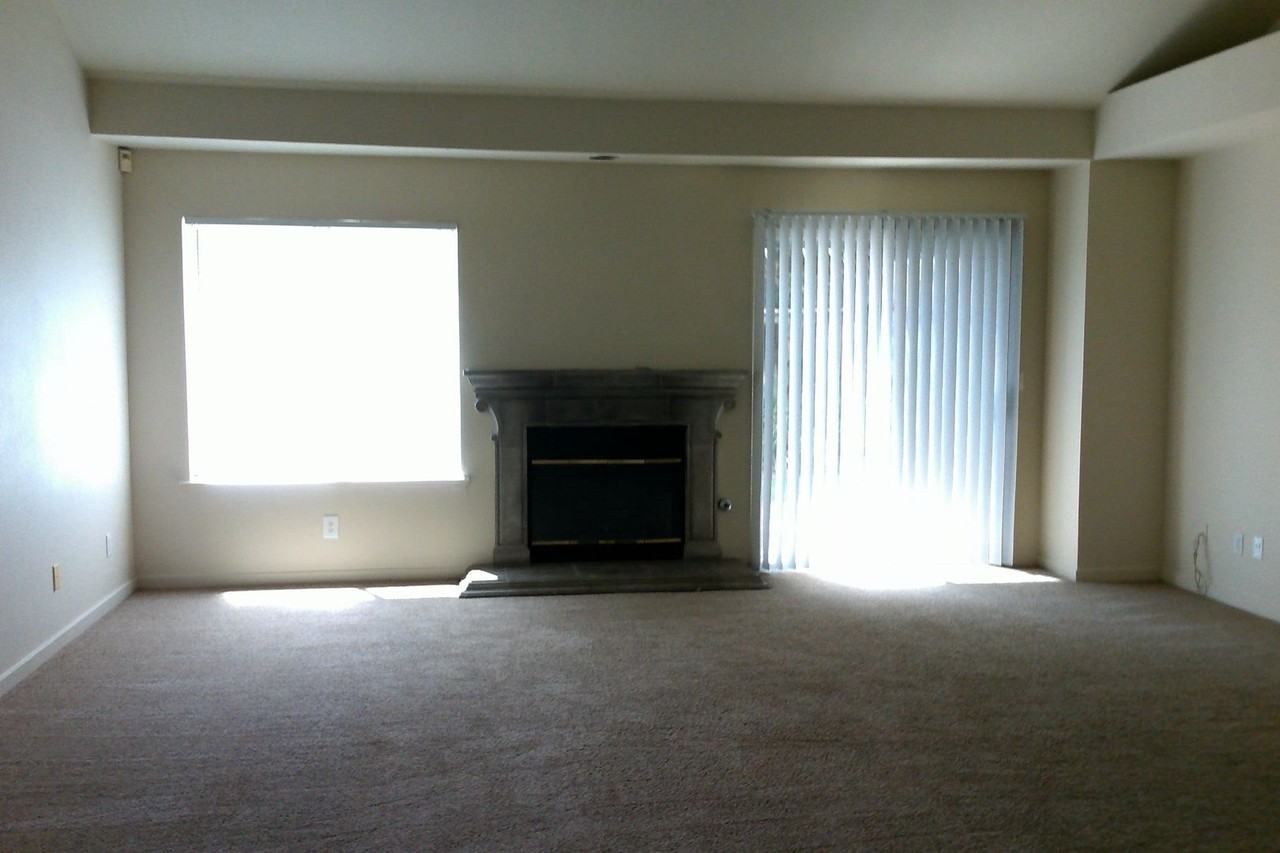 483 E Newport Dr - Photo 2 of 13