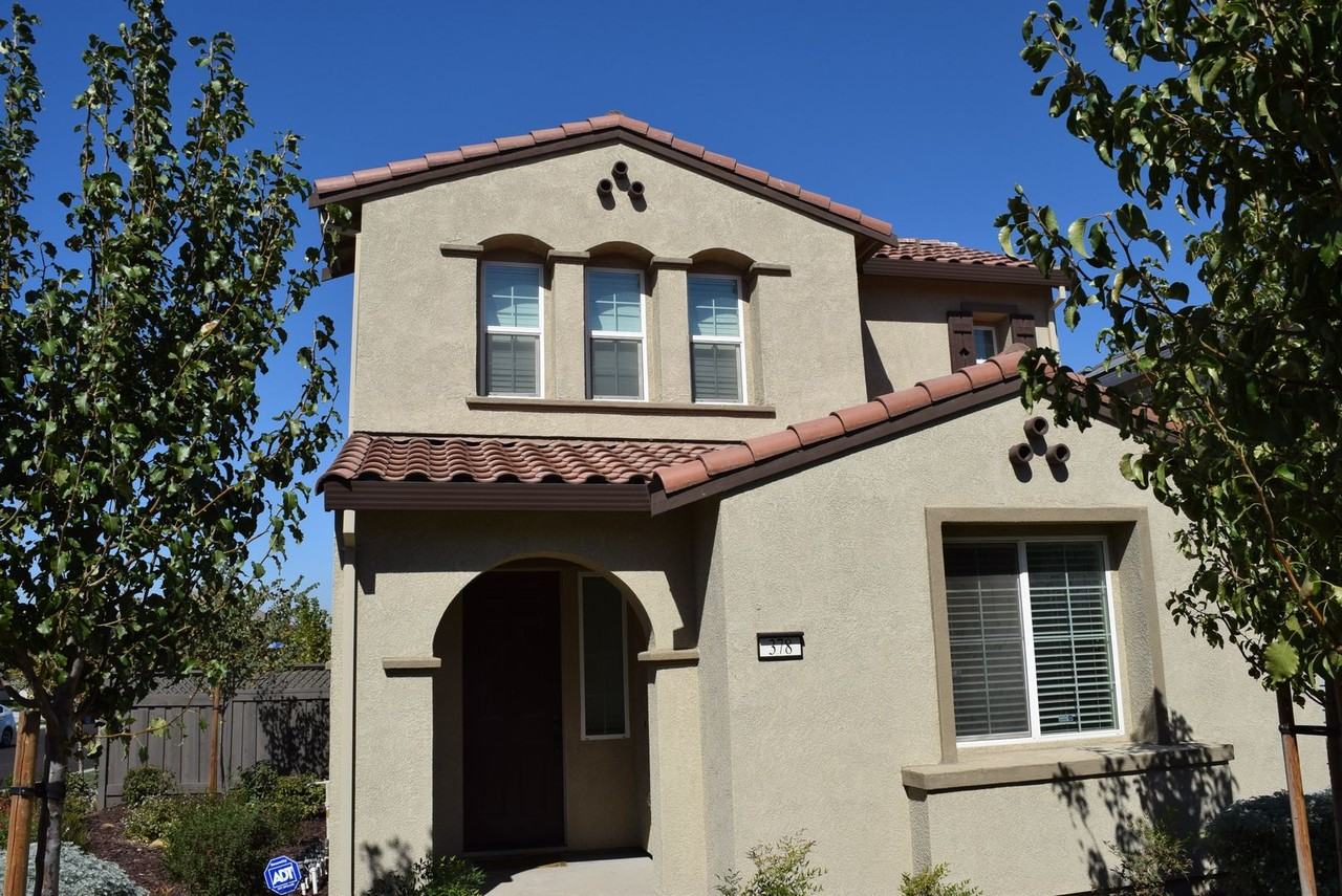 378 W Abbey Ln - Photo 3 of 16