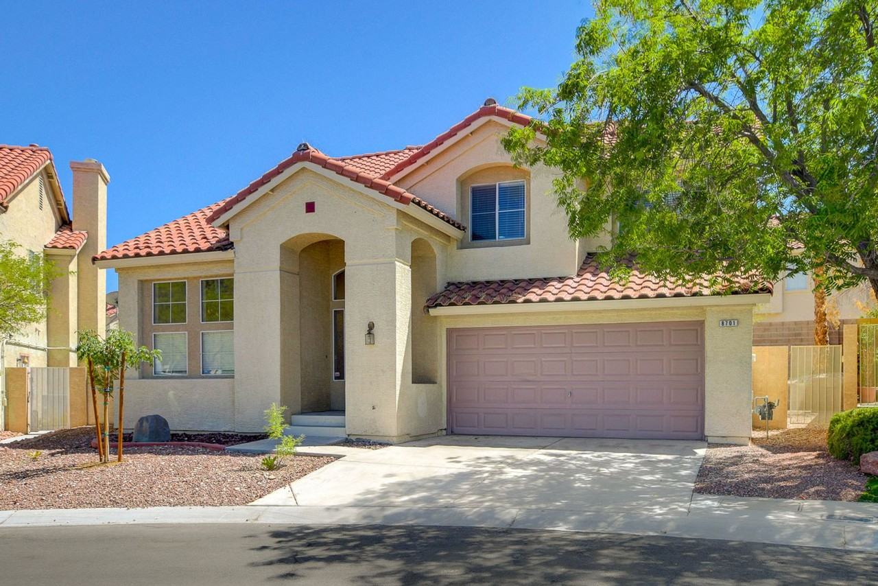 8701 Wintry Garden Ave