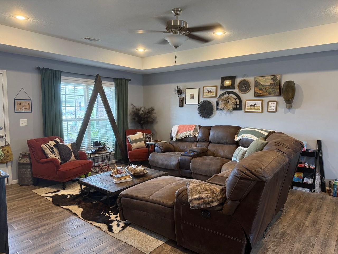 4582 Edinburgh St - Photo 3 of 3