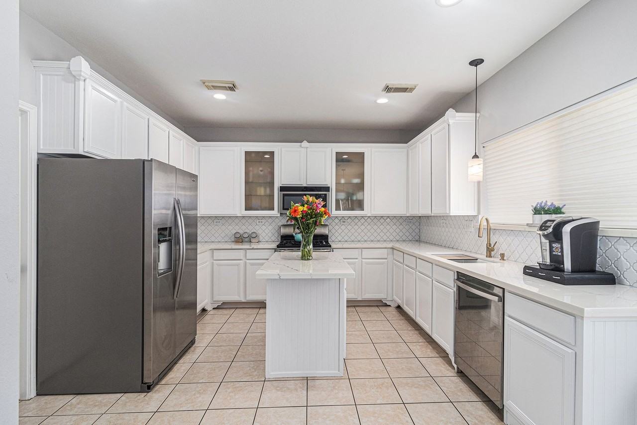 11230 Sunshine Park Dr - Photo 7 of 41