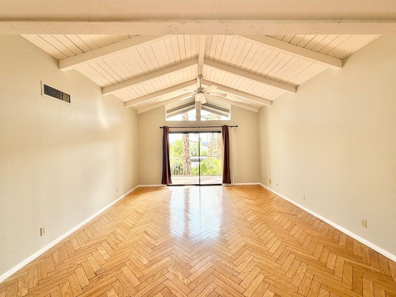 250 E San Jose Rd #65 - Photo 2 of 30