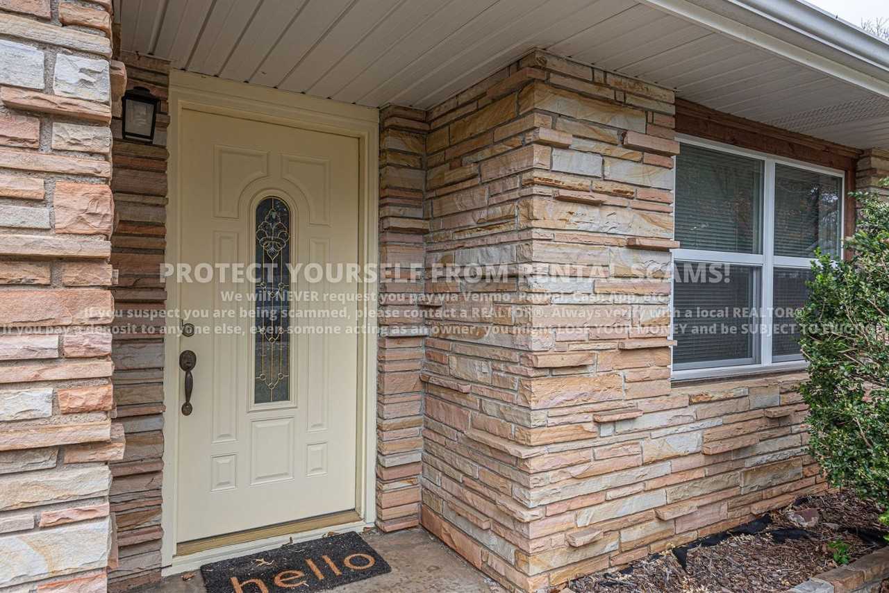 1013 N Vandeventer Ave - Photo 3 of 17