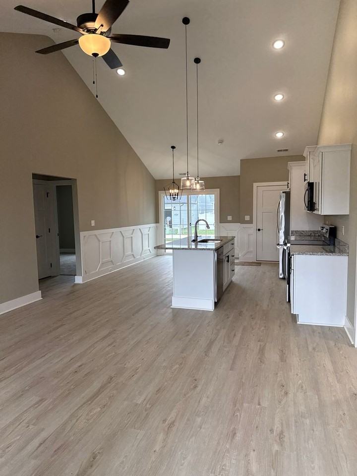 2038 Harmony Ln - Photo 2 of 20