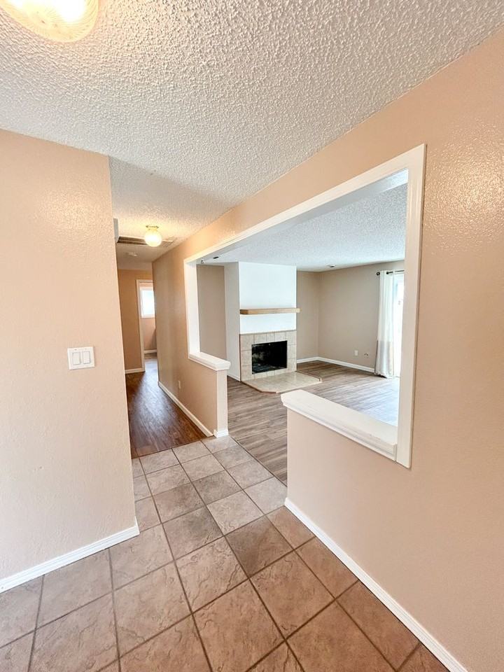 4881 Driftwood Dr - Photo 5 of 28