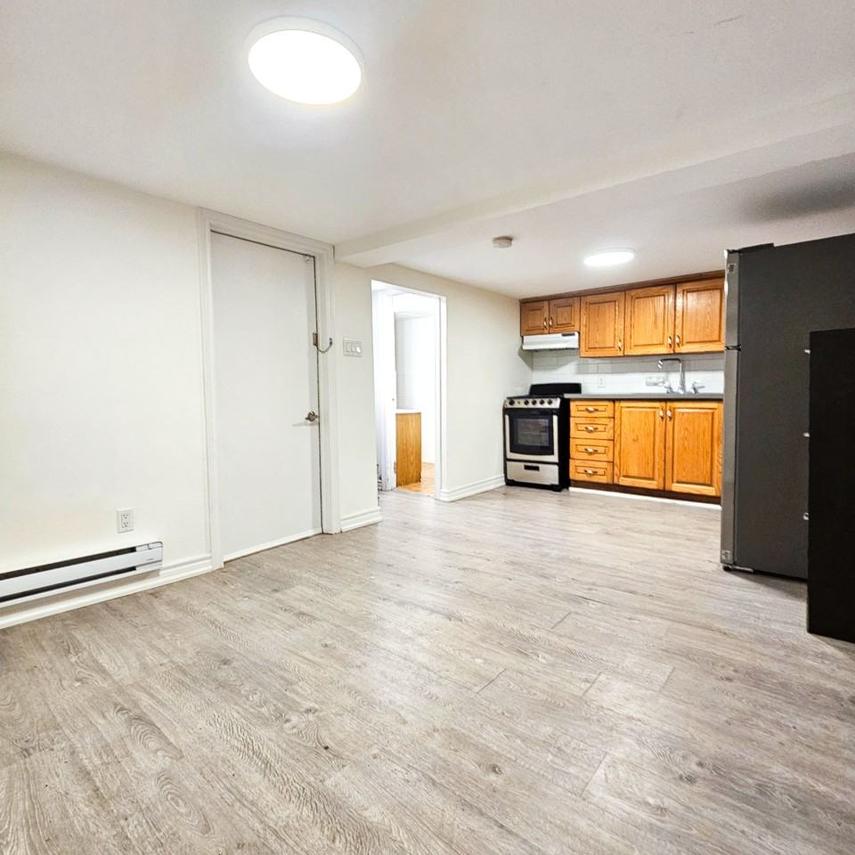 129 Bowie Avenue #B - Photo 4 of 10