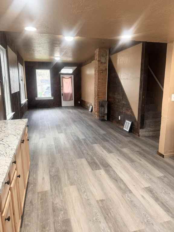 302 Parry St - Photo 5 of 13