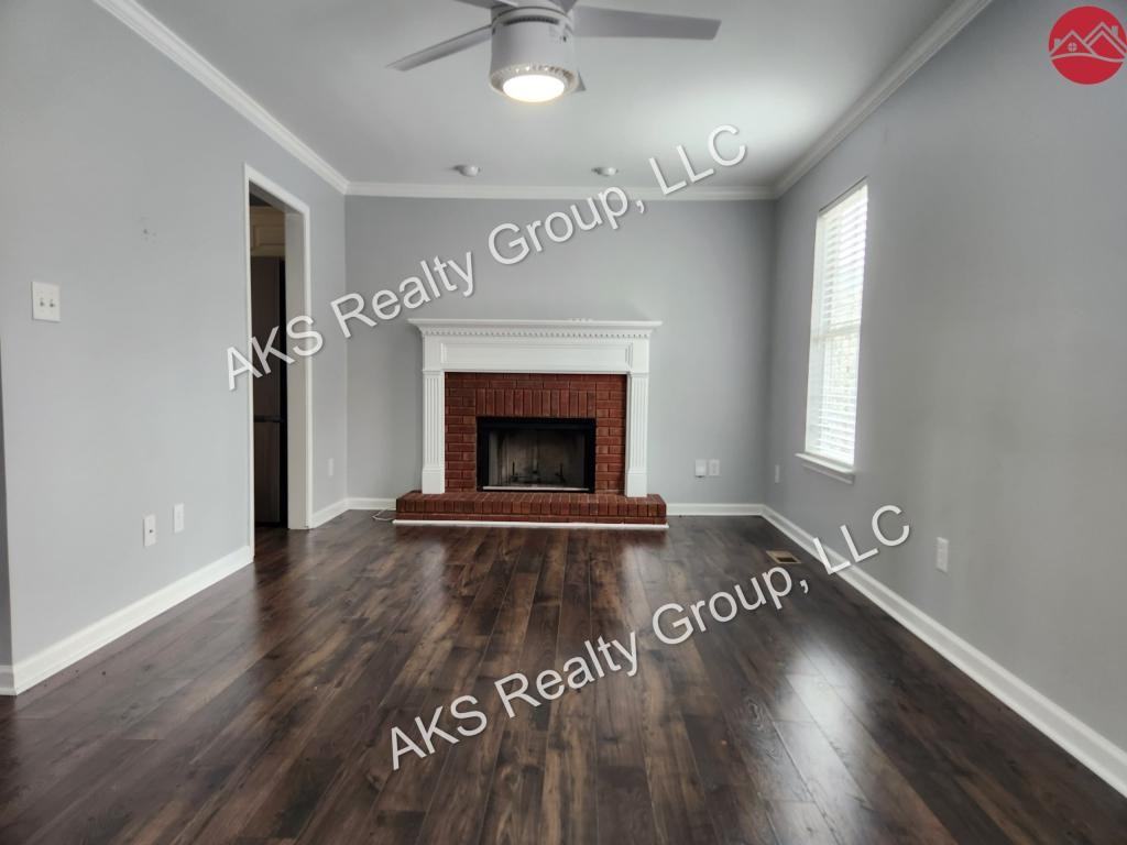 1132 Oak Creek Trl Ne - Photo 2 of 17