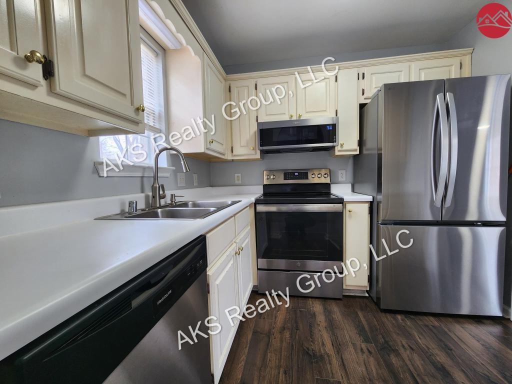 1132 Oak Creek Trl Ne - Photo 3 of 17