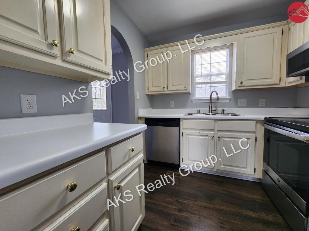 1132 Oak Creek Trl Ne - Photo 4 of 17