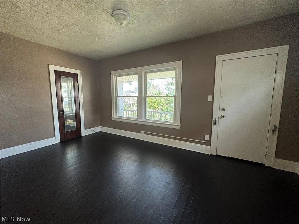 13214 Svec Ave - Photo 6 of 15