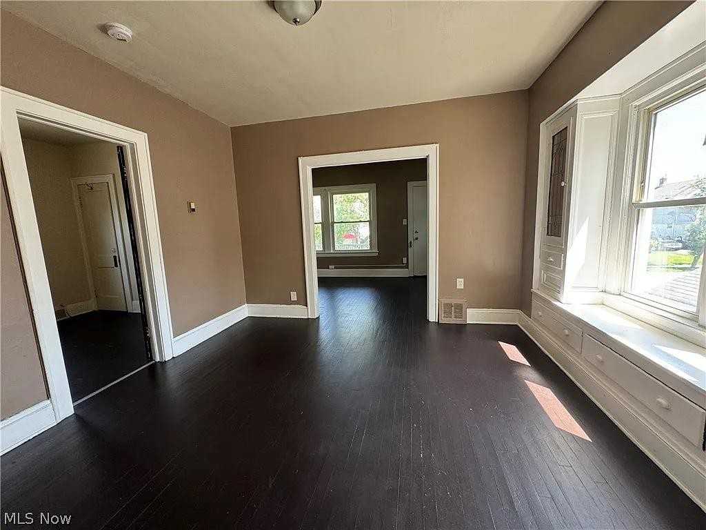 3408 Paris Ave - Photo 3 of 10