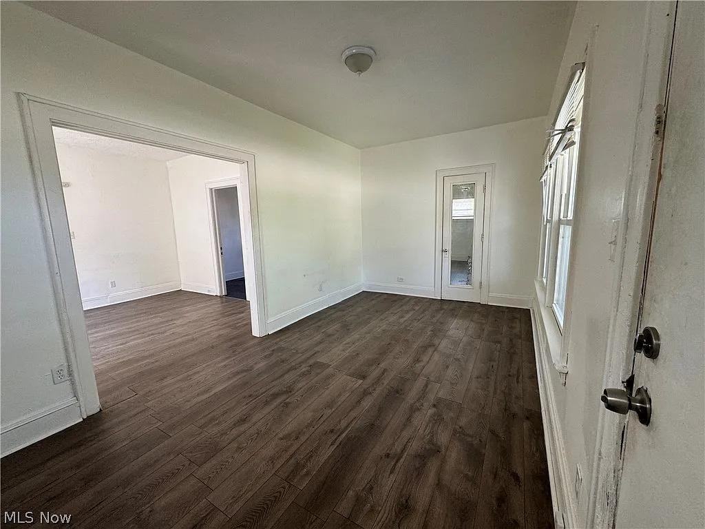 3408 Paris Ave - Photo 4 of 10