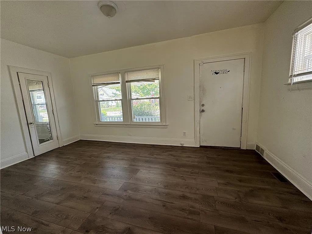 3408 Paris Ave - Photo 7 of 10