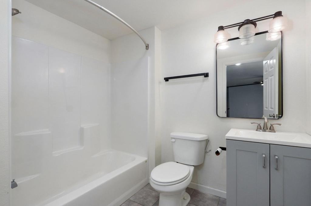 22148 Main St - Photo 7 of 9