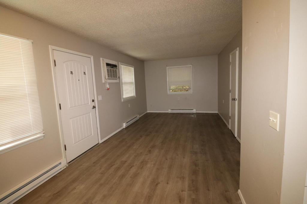 23053 Main St - Photo 6 of 13