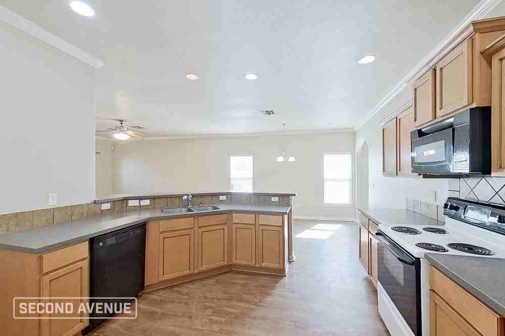 2525 Whirlwind St - Photo 7 of 18