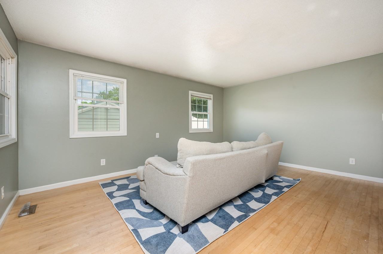 301 Knolls St #301 - Photo 4 of 15