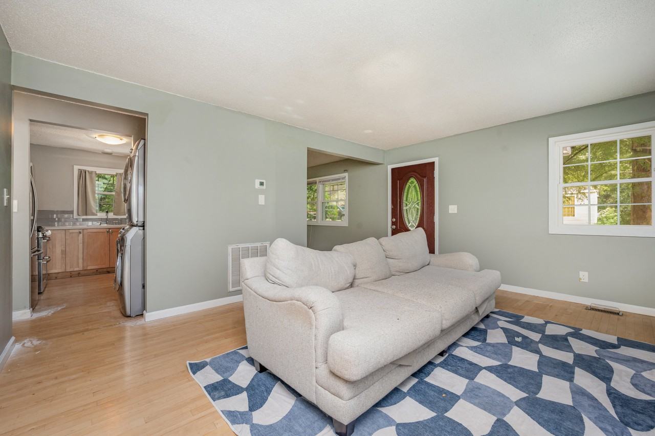 301 Knolls St #301 - Photo 5 of 15