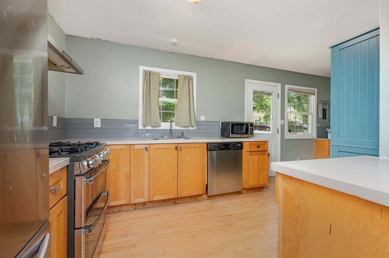 301 Knolls St #301 - Photo 7 of 15