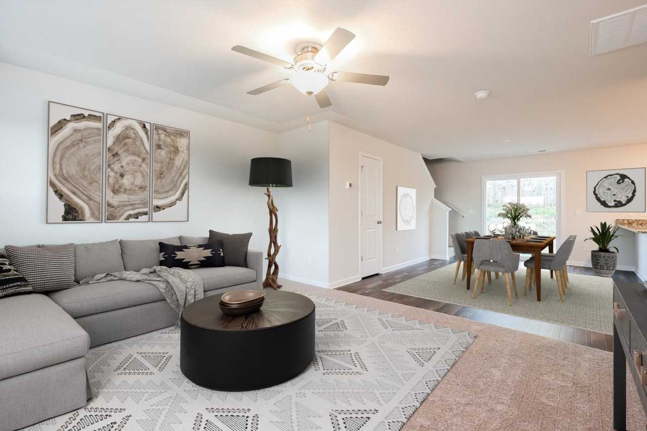 2094 2094 Southlea Dr - Photo 2 of 26