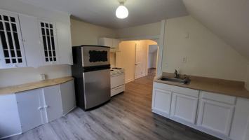 featured image of 8 Artizan St #2