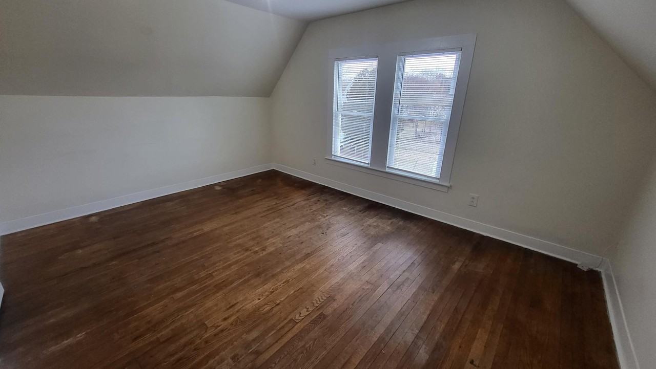 8 Artizan St #2 - Photo 5 of 6