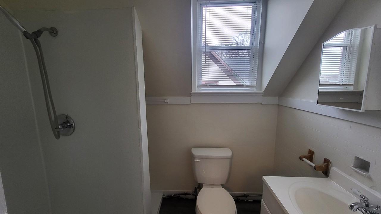 8 Artizan St #2 - Photo 6 of 6