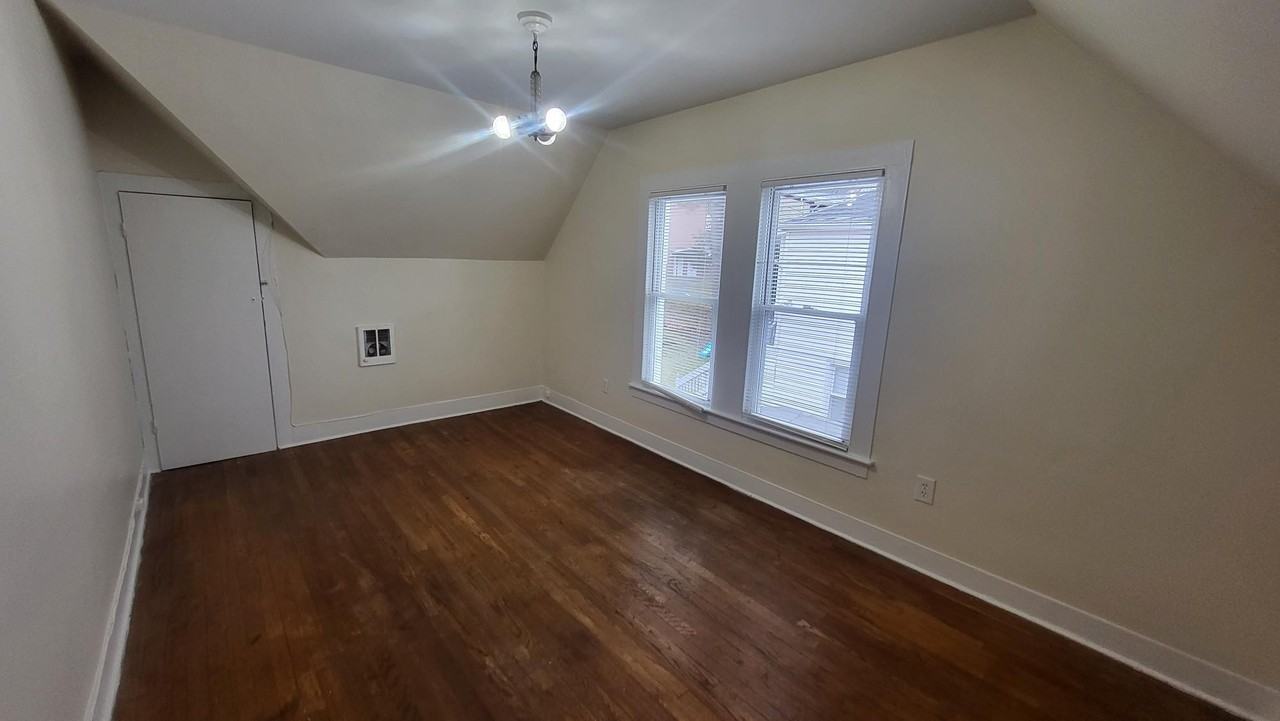 8 Artizan St #2 - Photo 2 of 6