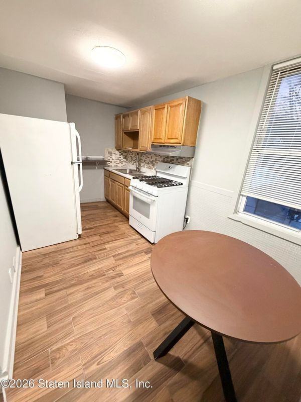 19 Brook St ##3 - Photo 7 of 17